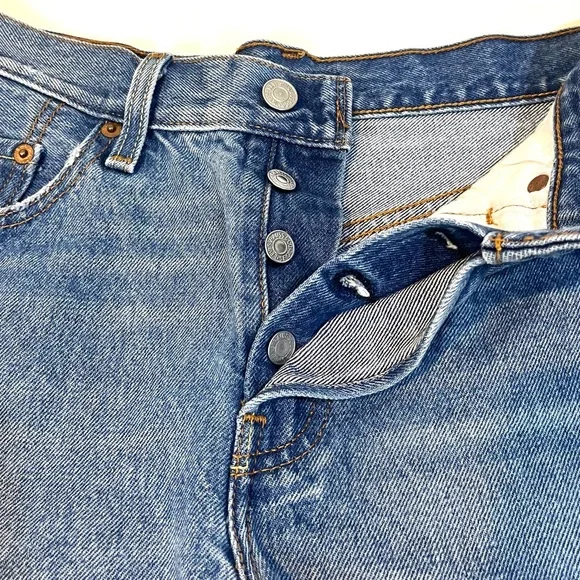 Levi's 501 Raw Edge Button Fly Jean Shorts Size 27 - Picture 9 of 9